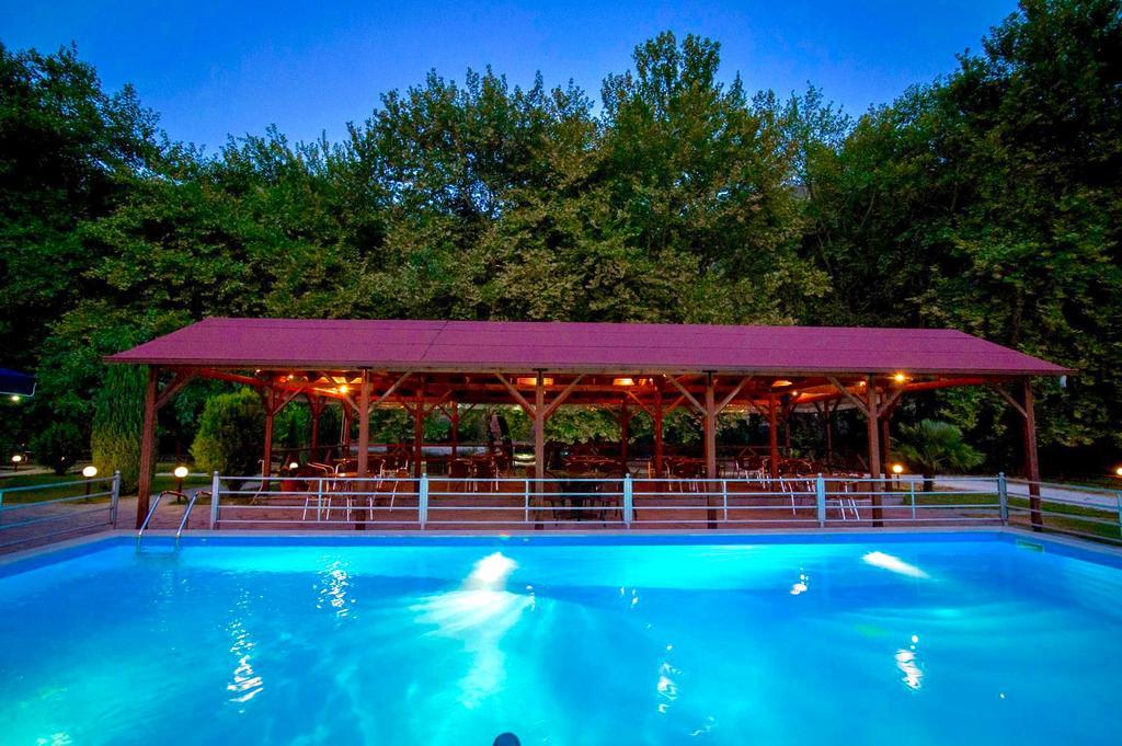 Dipla Sto Potami Hotel Chani Terevou Luaran gambar